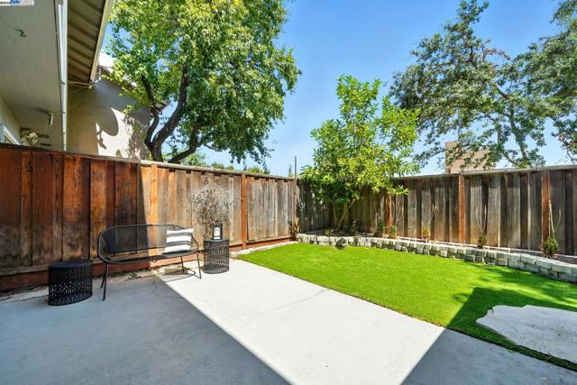 824 Royal Ann Ln, Concord CA: https://media.crmls.org/mediaz/c19bf88a-13ff-4012-a819-ab273bef820e.jpg