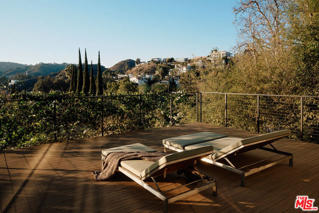 2250 El Contento Drive, Los Angeles CA: https://media.crmls.org/mediaz/c19ccb1f-eff7-44c1-85ee-1c97c135af37.jpg