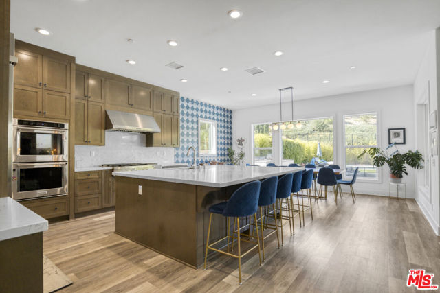 12333 N Finch Court, Porter Ranch CA: https://media.crmls.org/mediaz/c19d305d-13db-45f4-b45c-e803ffc62bdd.jpg