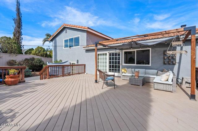 1076 Calle Contento, Thousand Oaks CA: https://media.crmls.org/mediaz/c19d663f-a9ed-4e11-b12a-40d081a4f683.jpg