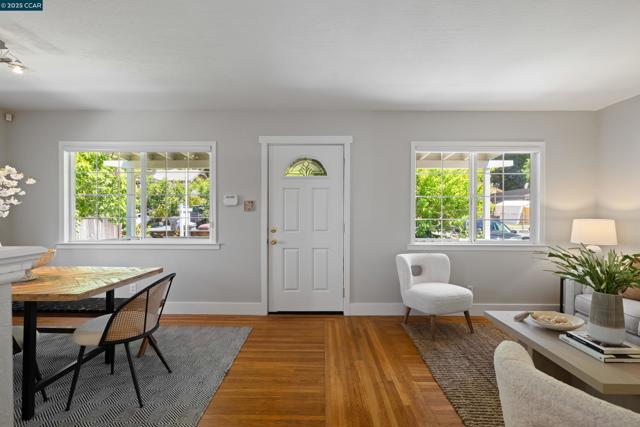 6417 Sunnymere Ave, Oakland CA: https://media.crmls.org/mediaz/c19d765c-daad-456a-95bf-bb10e1135a8a.jpg