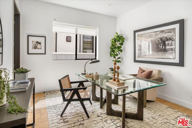 616 N FULLER Avenue, Los Angeles CA: https://media.crmls.org/mediaz/c19d89da-20b9-43f3-a195-4fc0d5537106.jpg
