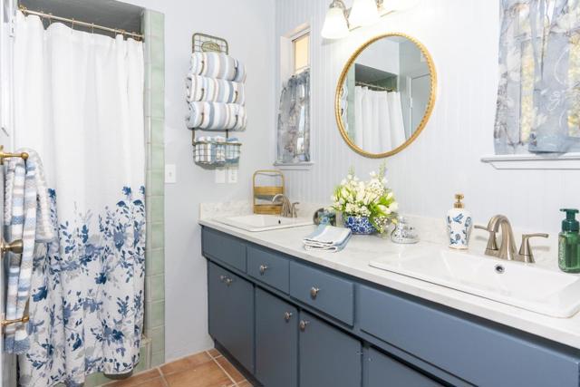 3225 Hillman Lane, Royal Oaks CA: https://media.crmls.org/mediaz/c19dd09c-b4d5-4dad-914a-a2b6d98f44e2.jpg