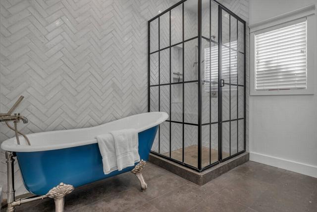 1403 N Orange Grove Avenue, West Hollywood CA: https://media.crmls.org/mediaz/c19dd34c-ff90-489b-ada5-4732bfe35997.jpg