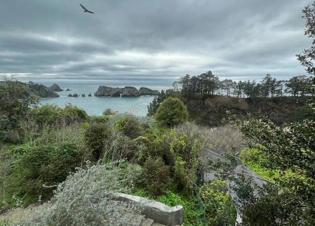 5520 S Highway 1,  CA: https://media.crmls.org/mediaz/c19deab0-ba78-4abe-a557-a818934b805c.jpg