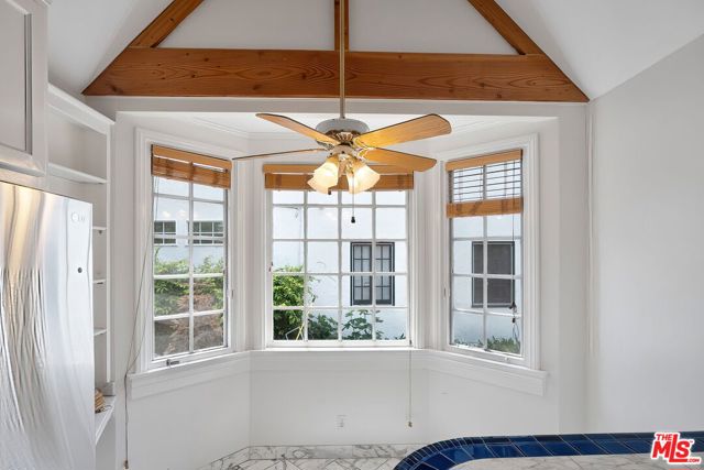 2558 Kelton Avenue, Los Angeles CA: https://media.crmls.org/mediaz/c19e0457-a2fe-4834-b1e5-3663d2e2a0dc.jpg