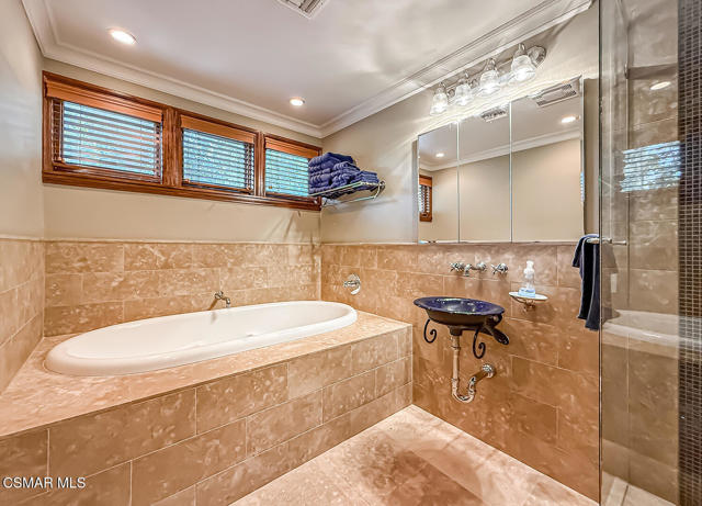 31145 Lobo Vista Road, Agoura Hills CA: https://media.crmls.org/mediaz/c19e1077-b507-4f85-bd8f-0658be731db9.jpg