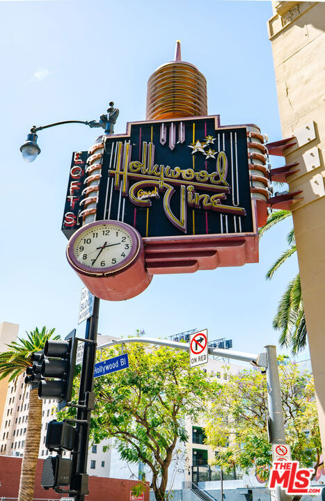 https://media.crmls.org/mediaz/c19f5224-f81c-4280-bd46-1837b549477d.jpg?preset=X-Large