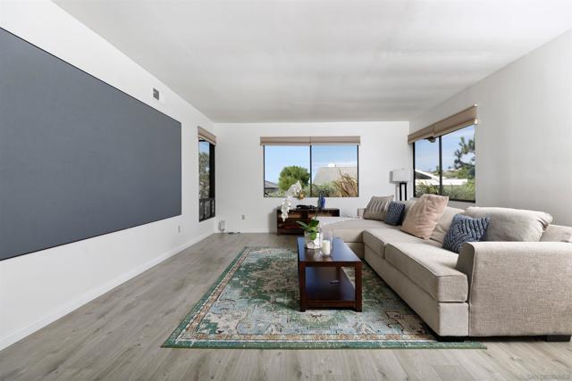 1553 Copa de Oro, La Jolla CA: https://media.crmls.org/mediaz/c19f6636-cab1-4249-8d9e-0d991f5fd3ce.jpg