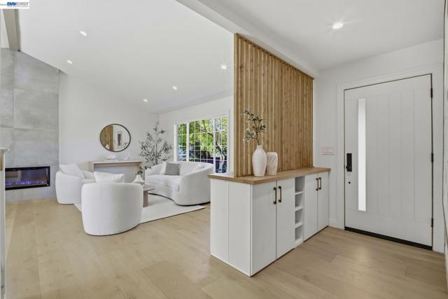 Image 3 of 39 For 7574 Birkdale Dr