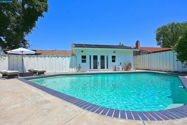 1250 Saint Louis Drive, Concord CA: https://media.crmls.org/mediaz/c1a01777-4eed-4acc-963f-299fb2032e41.jpg