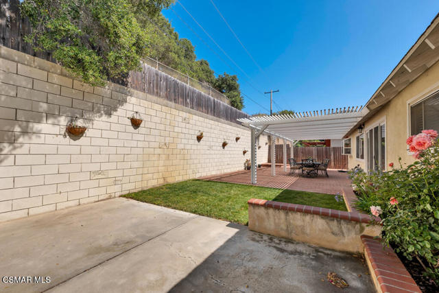 30 S Ellis Place, Newbury Park CA: https://media.crmls.org/mediaz/c1a01b74-c929-4835-9e63-eeb405e0546e.jpg