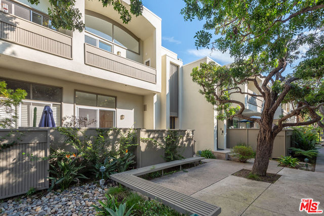13234 Fiji Way, Marina del Rey CA: https://media.crmls.org/mediaz/c1a075cd-7caf-476b-a6ac-c069d29513aa.jpg