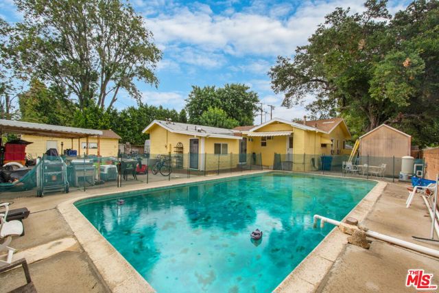 7231 Vanalden Avenue, Reseda CA: https://media.crmls.org/mediaz/c1a0fad1-f308-4db9-92c6-b199d911dcbb.jpg