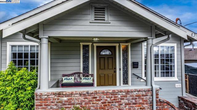 1672 Crescent Avenue, Castro Valley CA: https://media.crmls.org/mediaz/c1a162ee-2006-4205-8262-5dc9186af829.jpg