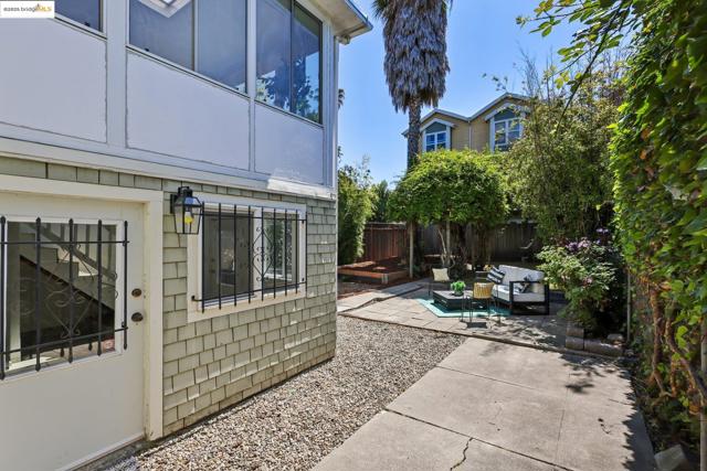 2002 Chestnut St, Oakland CA: https://media.crmls.org/mediaz/c1a1afd1-2cce-4907-8988-016d5d0e3821.jpg
