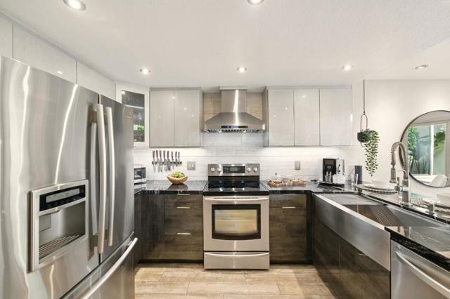 34919 Oyster Bay Terrace, Fremont CA: https://media.crmls.org/mediaz/c1a2540b-59a7-4b3d-bd53-1e9232b3b166.jpg