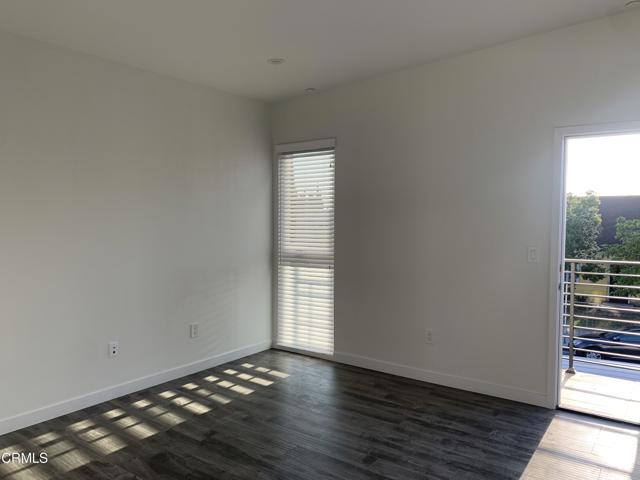 Detail Gallery Image 10 of 13 For 668 Keenan Ave #D,  Los Angeles,  CA 90022 - 3 Beds | 2 Baths