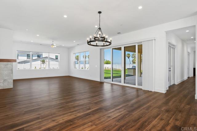 Detail Gallery Image 10 of 42 For 1211 Stonemark Place, Vista,  CA 92081 - 5 Beds | 4/1 Baths