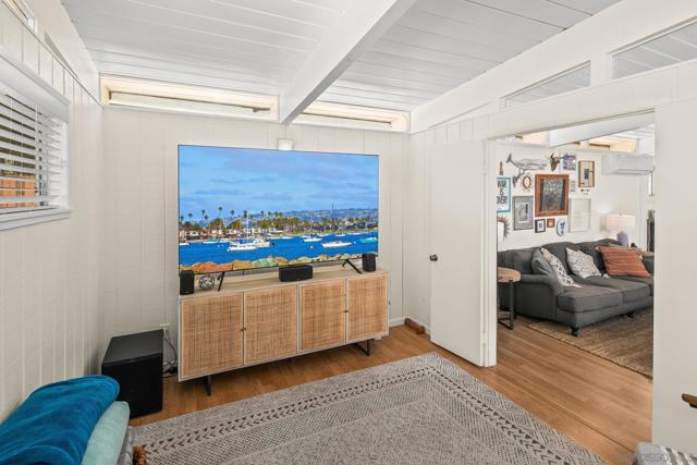 435 Country Club Ln, Coronado CA: https://media.crmls.org/mediaz/c1a3c4f5-8250-47db-9dca-2b0762b5da7d.jpg