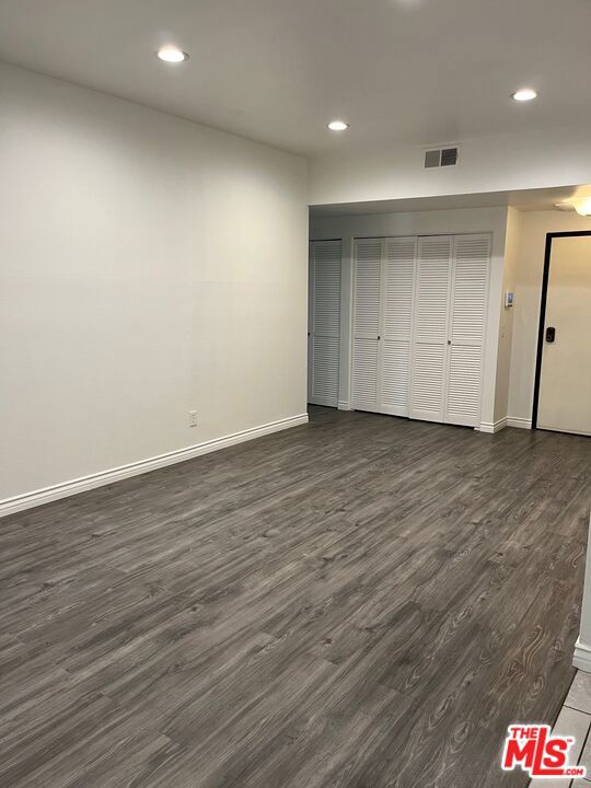 17914 Magnolia Boulevard, 121 photo 8