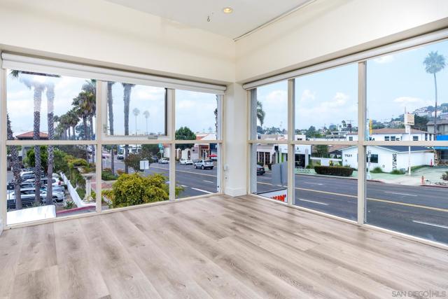 7514 GIRARD AVE, La Jolla, California 92037, 2 Bedrooms Bedrooms, ,1 BathroomBathrooms,Condominium,For Sale,GIRARD AVE,250001416SD