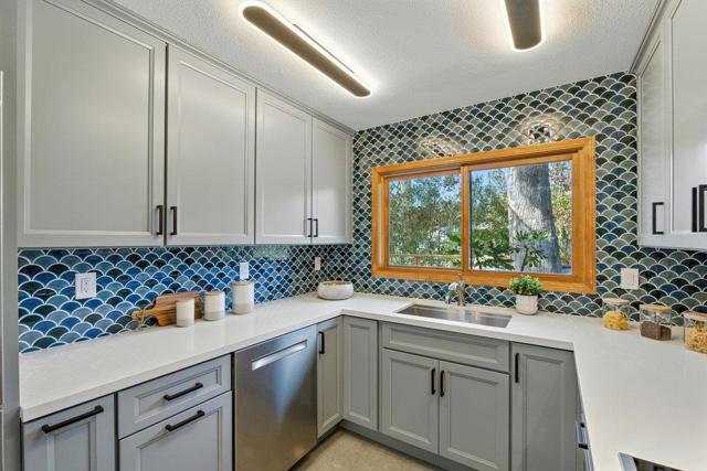 430 Marine Boulevard, Moss Beach CA: https://media.crmls.org/mediaz/c1a4b99f-e5d4-4a22-80e3-c70d57ddb7d0.jpg