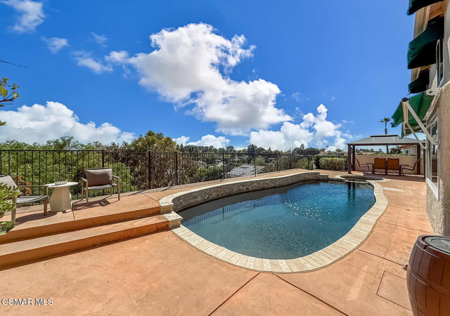 3331 Monte Carlo Drive, Thousand Oaks CA: https://media.crmls.org/mediaz/c1a4dc8b-f1ed-481e-a1f4-069f25a5031d.jpg