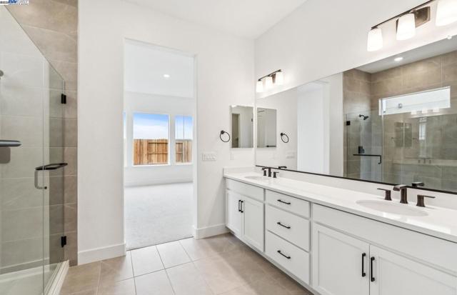 1552 Kasnak Drive, Manteca CA: https://media.crmls.org/mediaz/c1a50f46-3dbf-4c54-bd8d-e7acda481437.jpg