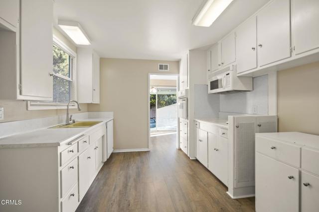 Detail Gallery Image 15 of 36 For 466 Bayview Ave, Ventura,  CA 93003 - 3 Beds | 2 Baths