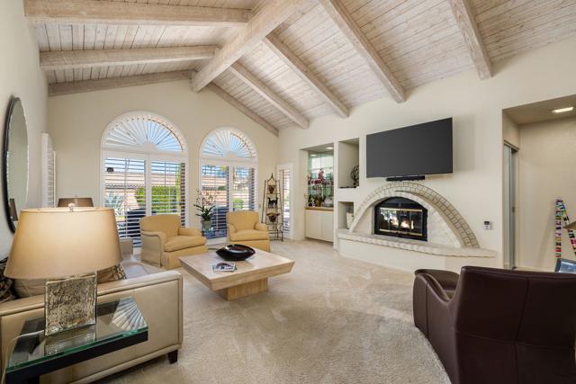 Image 6 of 47 For 78820 Runaway Bay Drive