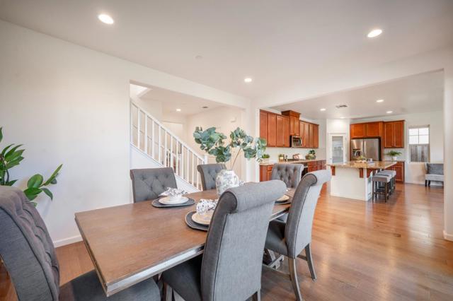 712 Baxter Way, Gilroy CA: https://media.crmls.org/mediaz/c1a5bce7-ff27-405d-a303-eb91074e1c67.jpg