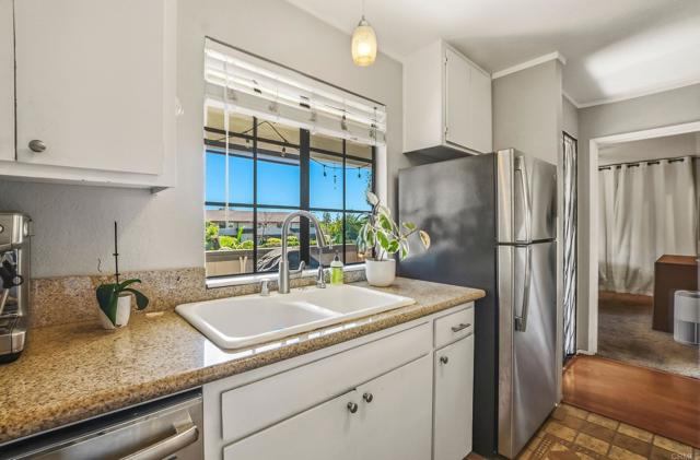 Image 9 of 38 For 4847 Parks Avenue 25