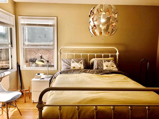 986 Kains Ave, Albany CA: https://media.crmls.org/mediaz/c1a66b1c-4343-4ed1-a162-d5fe62103f8c.jpg