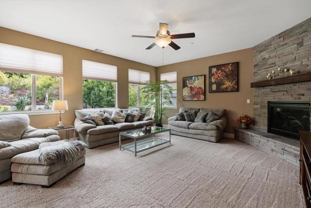 1515 Sunflower Drive, Hollister CA: https://media.crmls.org/mediaz/c1a6c7dc-e524-4f12-ac1c-c07b266f05b8.jpg