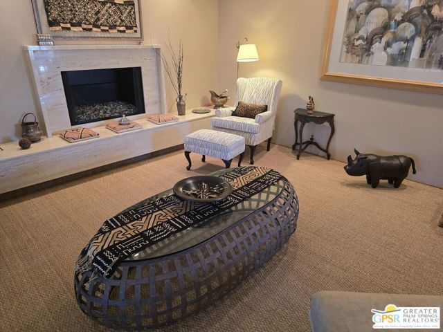 1445 Via Isla, Palm Springs CA: https://media.crmls.org/mediaz/c1a7830d-af91-464e-91e1-66c8c513b6c3.jpg