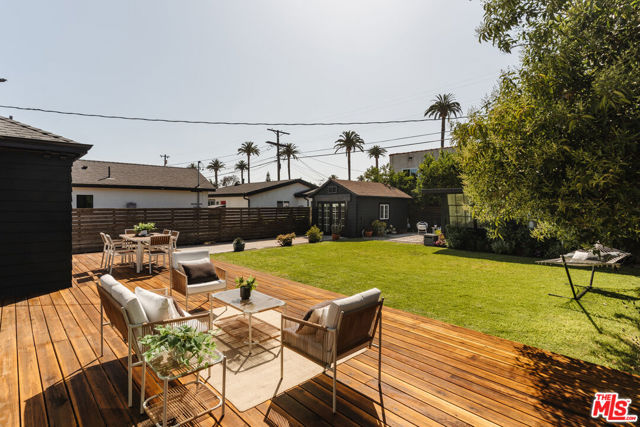 2709 S Harcourt Avenue, Los Angeles CA: https://media.crmls.org/mediaz/c1a7eaa6-73e7-46f8-be81-fa69f415d87b.jpg