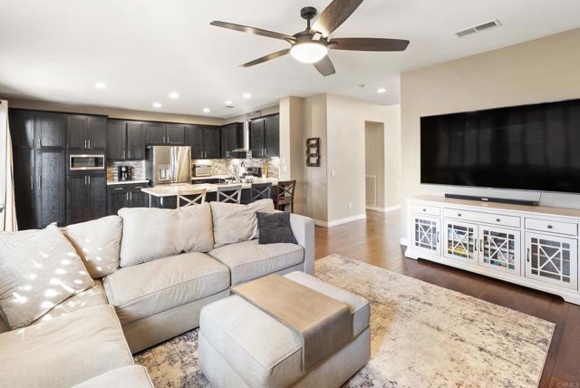 Detail Gallery Image 9 of 40 For 1266 Morgan Hill Dr, Chula Vista,  CA 91913 - 4 Beds | 2/1 Baths