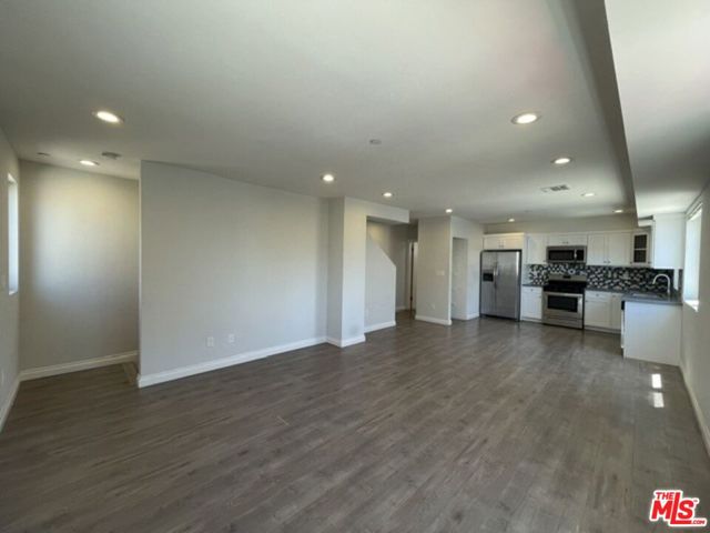 5733 Fulcher Avenue photo 42