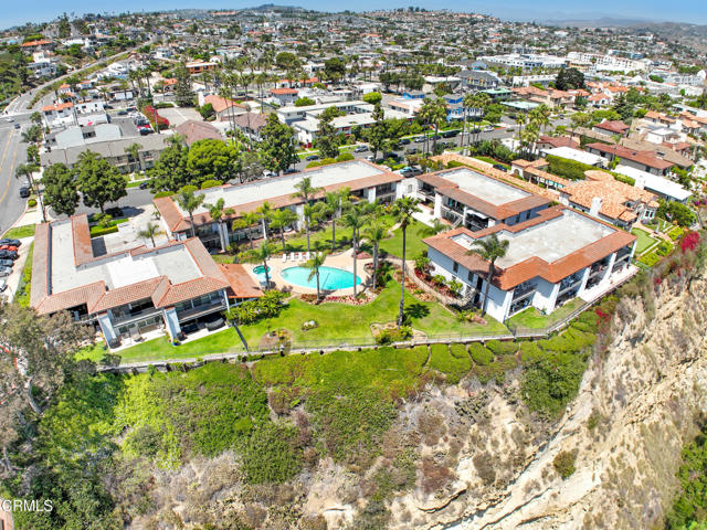 24242 Santa Clara Avenue, Dana Point CA: https://media.crmls.org/mediaz/c1a900f9-c7b7-4b5c-8059-5bd13e9a8df2.jpg