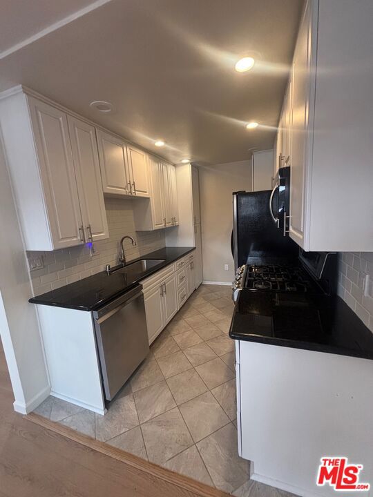 1914 Corinth Avenue, Los Angeles CA: https://media.crmls.org/mediaz/c1a93ef5-20b8-4cee-a1ca-59391062d8bd.jpg