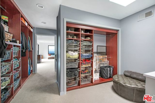 4223 Don Carlos Drive, Los Angeles CA: https://media.crmls.org/mediaz/c1aa00da-9734-404e-a112-b5fcf1813a8c.jpg