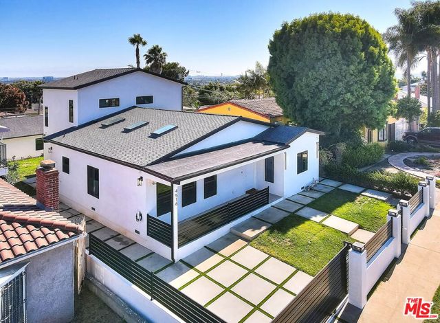 4516 W 63rd Street, Los Angeles CA: https://media.crmls.org/mediaz/c1aa2b53-c45d-4dfb-a107-5358378b8de4.jpg