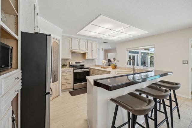 112 Alto Sol Court, Scotts Valley CA: https://media.crmls.org/mediaz/c1aa38ee-fa57-4f9b-9720-318f72302078.jpg