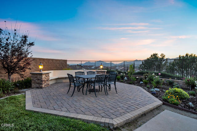 20752 Veneto Way, Porter Ranch CA: https://media.crmls.org/mediaz/c1ab0c11-d81e-459f-a133-eec80068c956.jpg