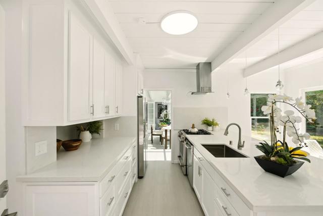 747 De Soto Drive, Palo Alto CA: https://media.crmls.org/mediaz/c1ab2dc4-da77-4b5e-aeac-59e5529c5895.jpg
