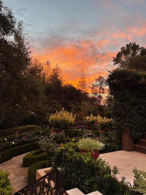 21106 Brush Road, Los Gatos CA: https://media.crmls.org/mediaz/c1abcc32-4e2e-426d-b598-4c9a83fe29b6.jpg
