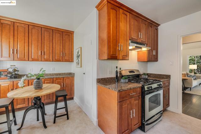 279 Pomona Street, Crockett CA: https://media.crmls.org/mediaz/c1ac25da-2e5c-4c11-8ef6-9447a6a95ccf.jpg