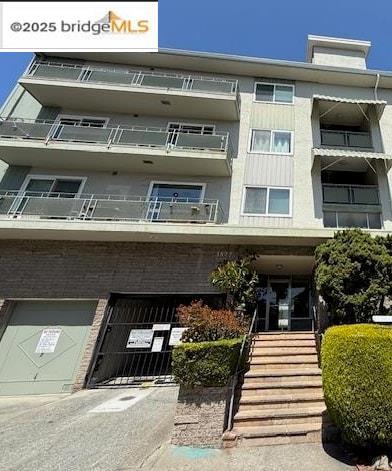 3877 Howe St, Oakland CA: https://media.crmls.org/mediaz/c1ac89b2-43d3-4893-96ae-6599d8b18338.jpg