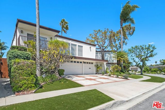 6505 S Halm Avenue, Los Angeles CA: https://media.crmls.org/mediaz/c1acaa0a-9545-4d31-8f68-4b9b72162877.jpg